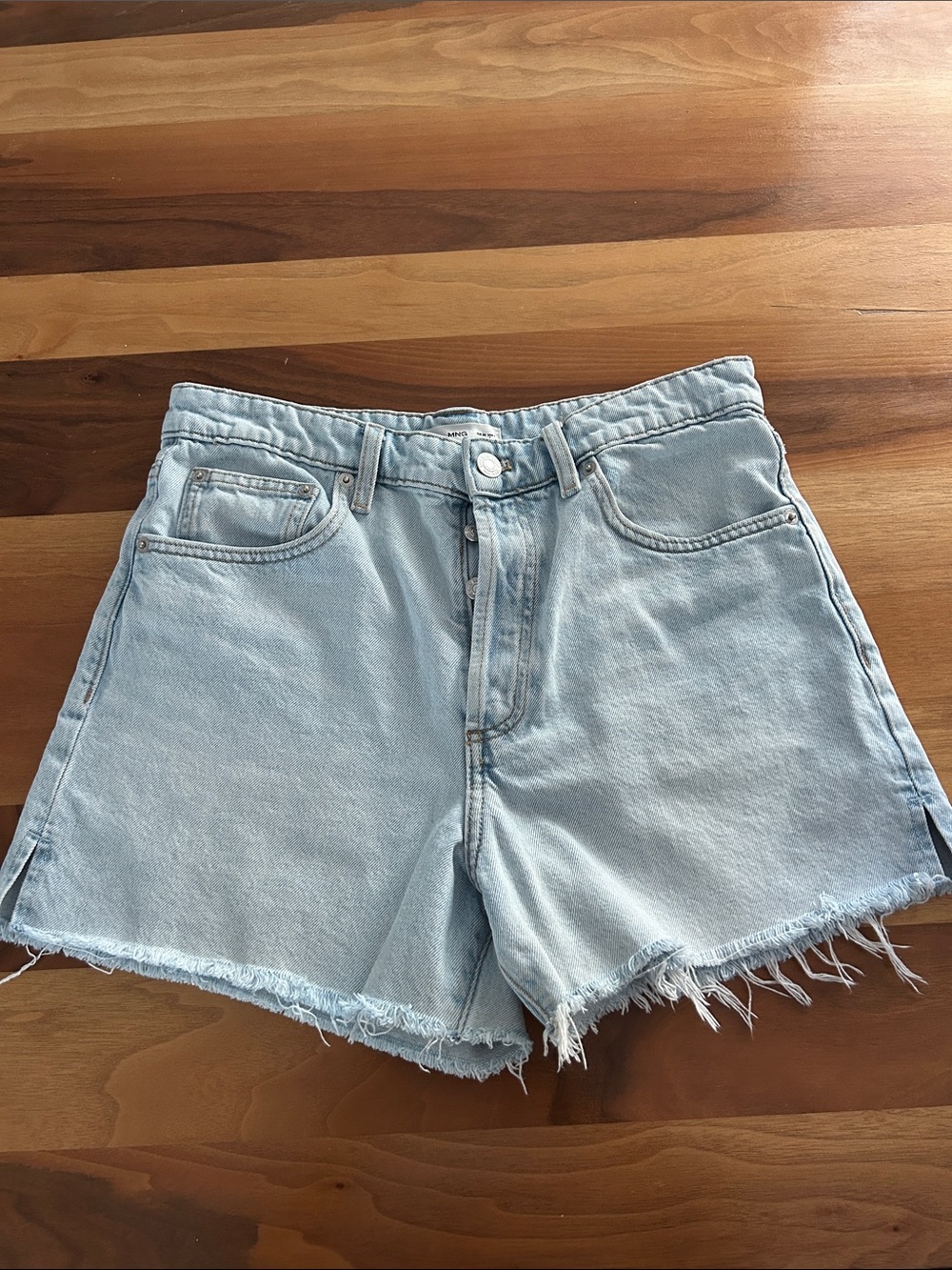 Mango MNG Andy Light Wash Denim Frayed Hem Shorts Size 6